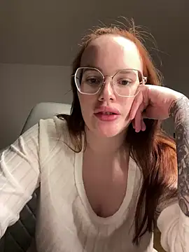 Snapshot of Mona-Peaches chatting on 12.27.24 Mona-Peaches online show from 12.27.24