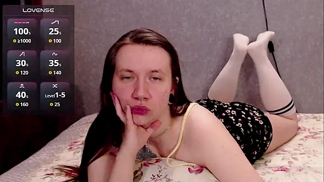 Snapshot of sojubottle chatting on 10.15.25 sojubottle online show from 10.15.25