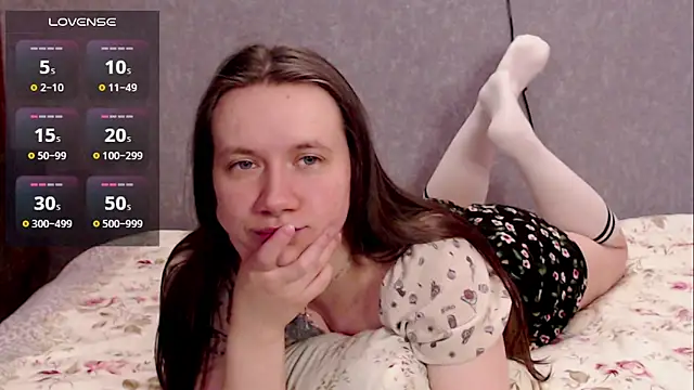 Snapshot of sojubottle chatting on 10.25.25 sojubottle online show from 10.25.25