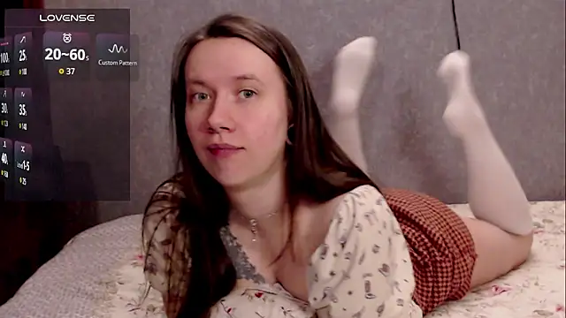 Snapshot of sojubottle chatting on 11.16.25 sojubottle online show from 11.16.25