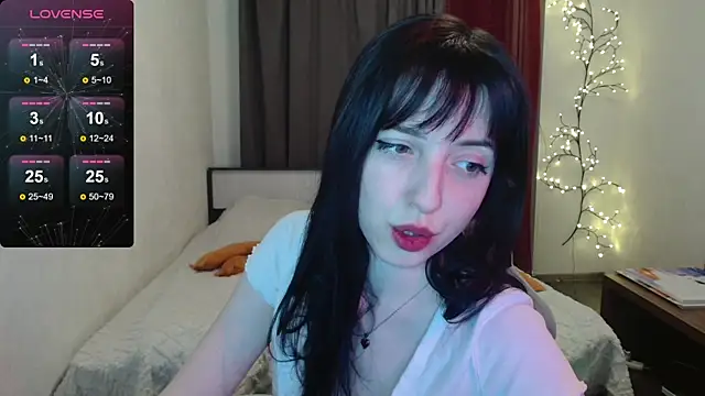 Snapshot of BlackyKitt chatting on 11.25.25 BlackyKitt online show from 11.25.25