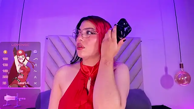Snapshot of EmmaSwift_ chatting on 05.19.26 EmmaSwift online show from 05.19.26