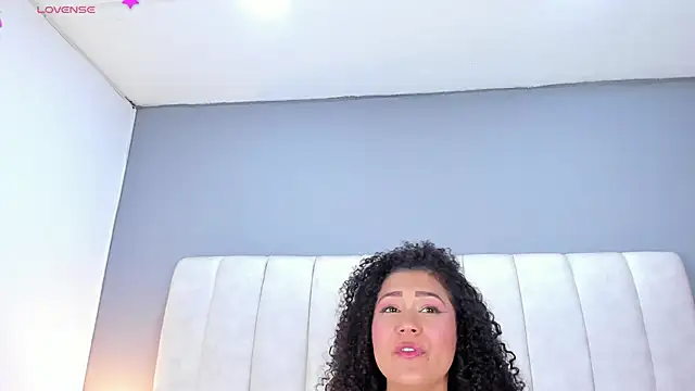 Snapshot of Ashleyy23x chatting on 12.02.25 Ashleyy23x online show from 12.02.25