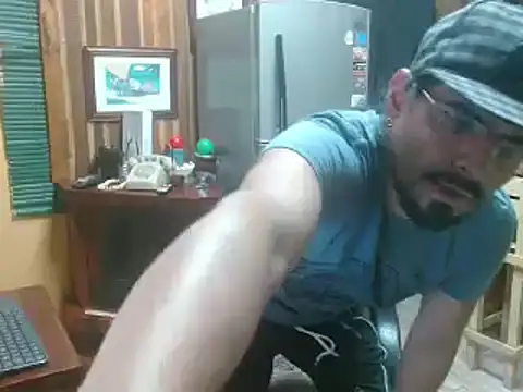 Dr Pocholate84 online show from 01.10.25