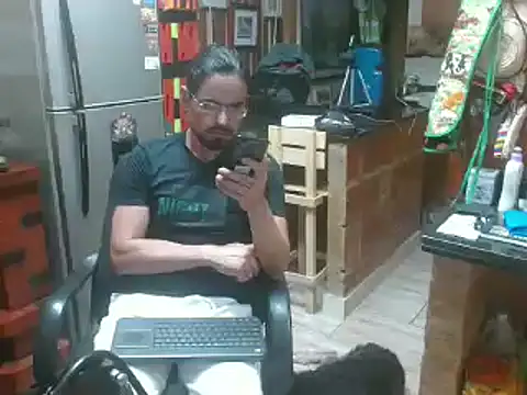 Dr Pocholate84 online show from 01.12.25