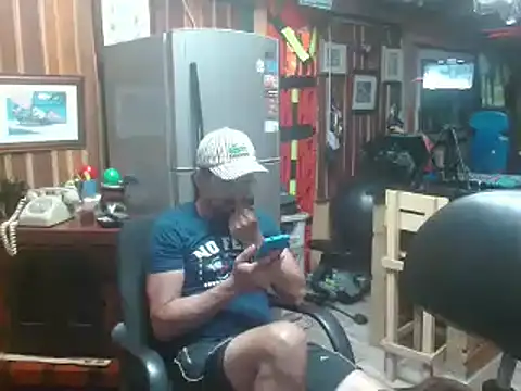 Dr Pocholate84 online show from 01.17.25