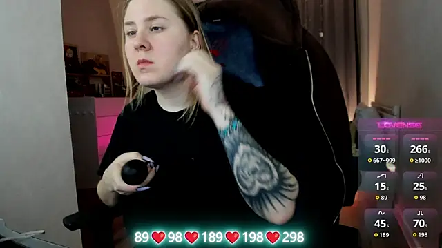 Olivia Munk online show from 12.20.25