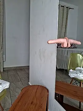 Snapshot of Kamdollie chatting on 10.03.25 Kamdollie online show from 10.03.25