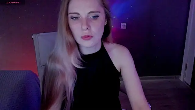 Snapshot of Aqualen chatting on 11.19.25 Aqualen online show from 11.19.25