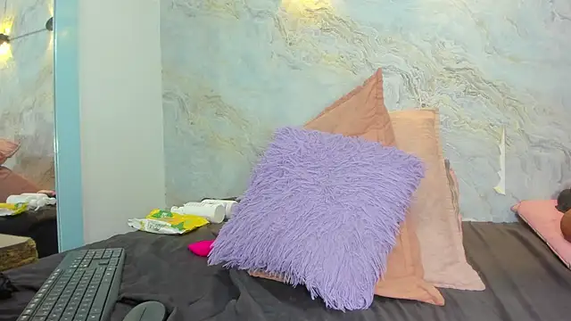 Snapshot of jones_maddy_ chatting on 02.25.25 jones maddy online show from 02.25.25