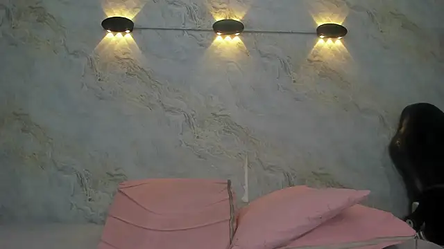 Snapshot of jones_maddy_ chatting on 03.15.25 jones maddy online show from 03.15.25