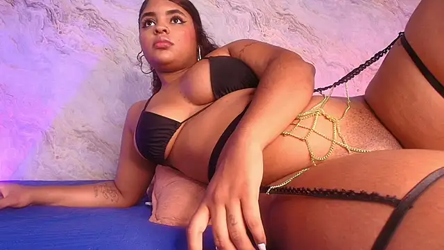 Snapshot of jones_maddy_ chatting on 11.01.25 jones maddy online show from 11.01.25