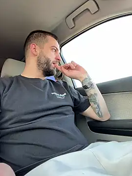 Snapshot of ElChapoGuzman95 chatting on 02.24.25 ElChapoGuzman95 online show from 02.24.25