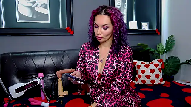 Snapshot of Darina_Monclie chatting on 09.18.25 Darina Monclie online show from 09.18.25