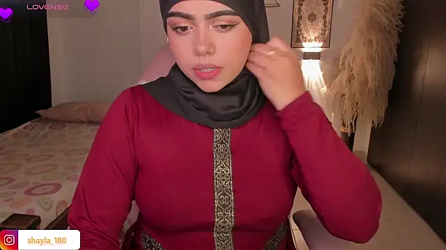 shayla 18 online show from 10.10.25