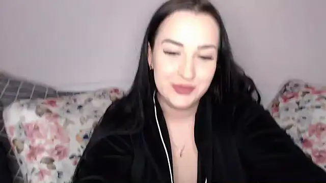 Snapshot of vitalina_freedom chatting on 12.25.24 vitalina freedom online show from 12.25.24