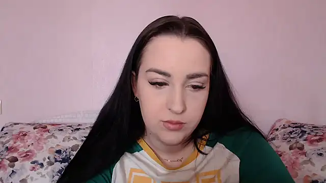 Snapshot of vitalina_freedom chatting on 02.05.25 vitalina freedom online show from 02.05.25