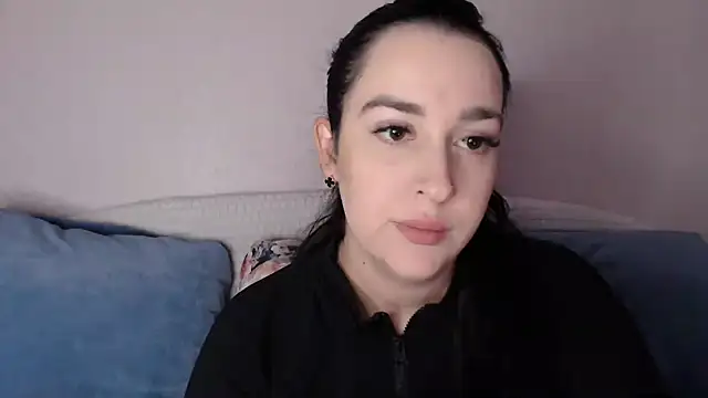 Snapshot of vitalina_freedom chatting on 10.11.25 vitalina freedom online show from 10.11.25