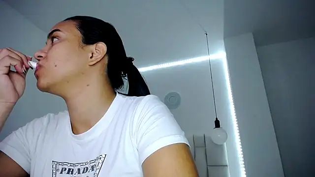 tiffany  pink online show from 03.01.25