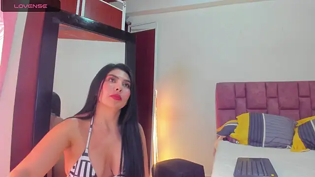 Snapshot of SunnyLeonz chatting on 03.06.25 SunnyLeonz online show from 03.06.25