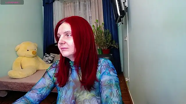 Snapshot of NikaLee chatting on 01.17.25 NikaLee online show from 01.17.25