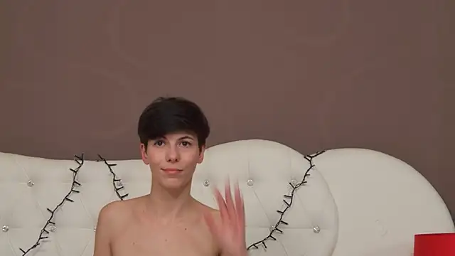 KylieLipa online show from 12.11.24