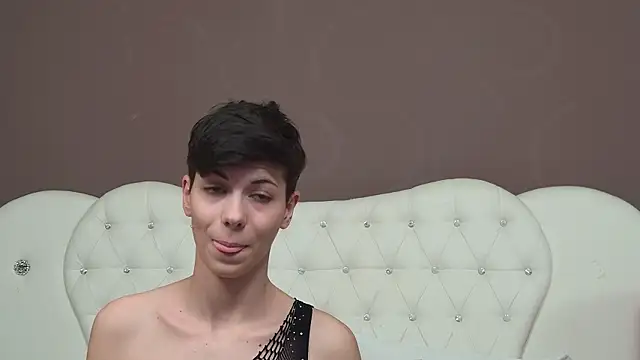 KylieLipa online show from 02.20.25