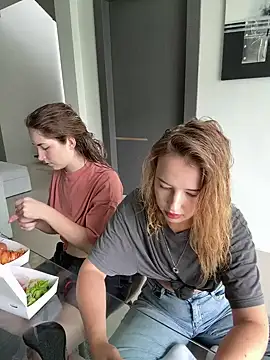 Nura n Sarah online show from 01.28.25