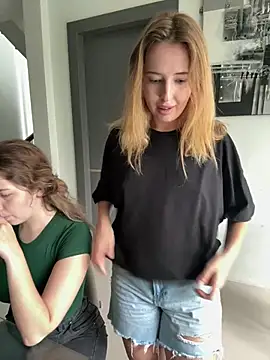 Nura n Sarah online show from 02.09.25