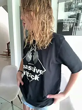 Nura n Sarah online show from 03.14.25