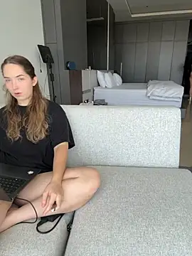 Nura n Sarah online show from 10.10.25