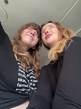 Nura n Sarah online show from 04.15.26