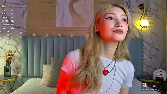 Snapshot of CarolReeves chatting on 02.10.25 CarolReeves online show from 02.10.25