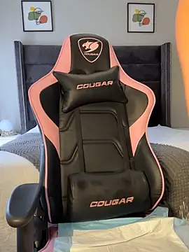 Snapshot of Neelo-Smith chatting on 02.04.25 Neelo-Smith online show from 02.04.25