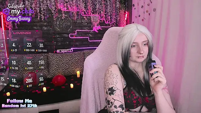 EmmyBunny online show from 02.13.25