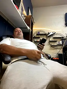 bigzae82 online show from 10.01.25