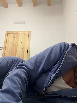 Lara-CumKitten online show from 02.21.25