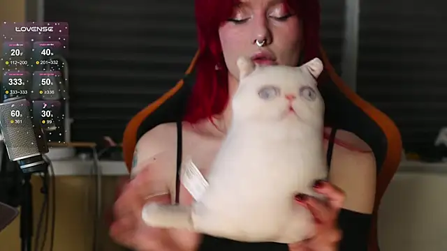 BlueCherryy online show from 11.11.25