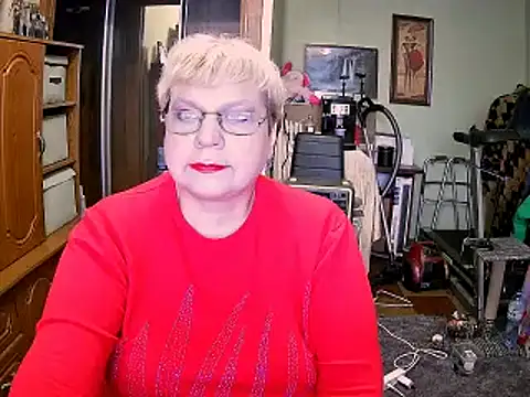 Snapshot of LOLA8888 chatting on 11.06.25 LOLA8888 online show from 11.06.25