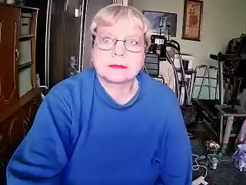 Snapshot of LOLA8888 chatting on 11.22.25 LOLA8888 online show from 11.22.25