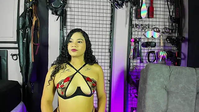 Snapshot of Twisted_Fantasy chatting on 01.21.25 Twisted Fantasy online show from 01.21.25