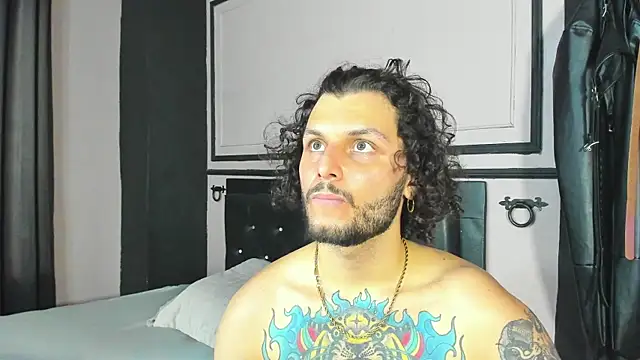 Snapshot of Twisted_Fantasy chatting on 01.28.25 Twisted Fantasy online show from 01.28.25