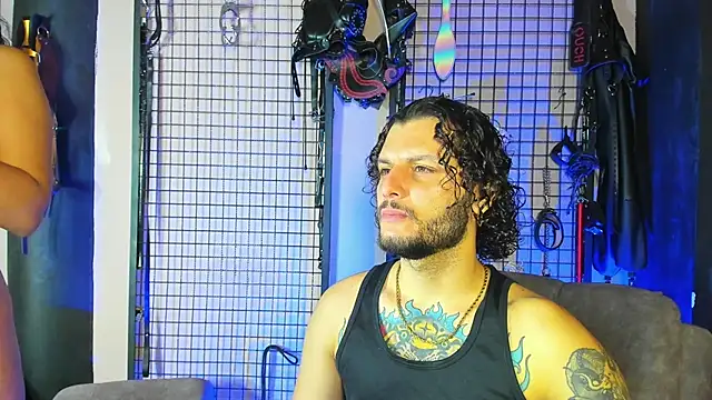 Snapshot of Twisted_Fantasy chatting on 02.04.25 Twisted Fantasy online show from 02.04.25