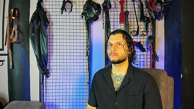 Snapshot of Twisted_Fantasy chatting on 03.06.25 Twisted Fantasy online show from 03.06.25