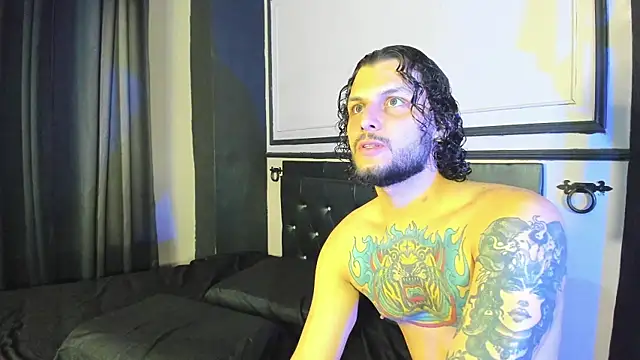 Snapshot of Twisted_Fantasy chatting on 03.09.25 Twisted Fantasy online show from 03.09.25