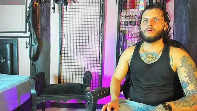 Snapshot of Twisted_Fantasy chatting on 09.20.25 Twisted Fantasy online show from 09.20.25