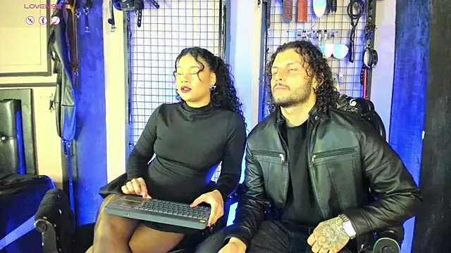 Snapshot of Twisted_Fantasy chatting on 10.01.25 Twisted Fantasy online show from 10.01.25