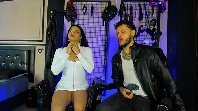 Snapshot of Twisted_Fantasy chatting on 12.01.25 Twisted Fantasy online show from 12.01.25