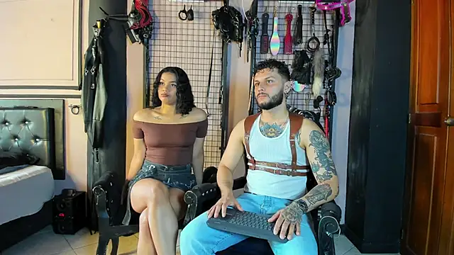 Snapshot of Twisted_Fantasy chatting on 12.14.25 Twisted Fantasy online show from 12.14.25