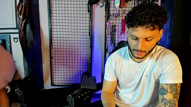 Snapshot of Twisted_Fantasy chatting on 02.24.26 Twisted Fantasy online show from 02.24.26